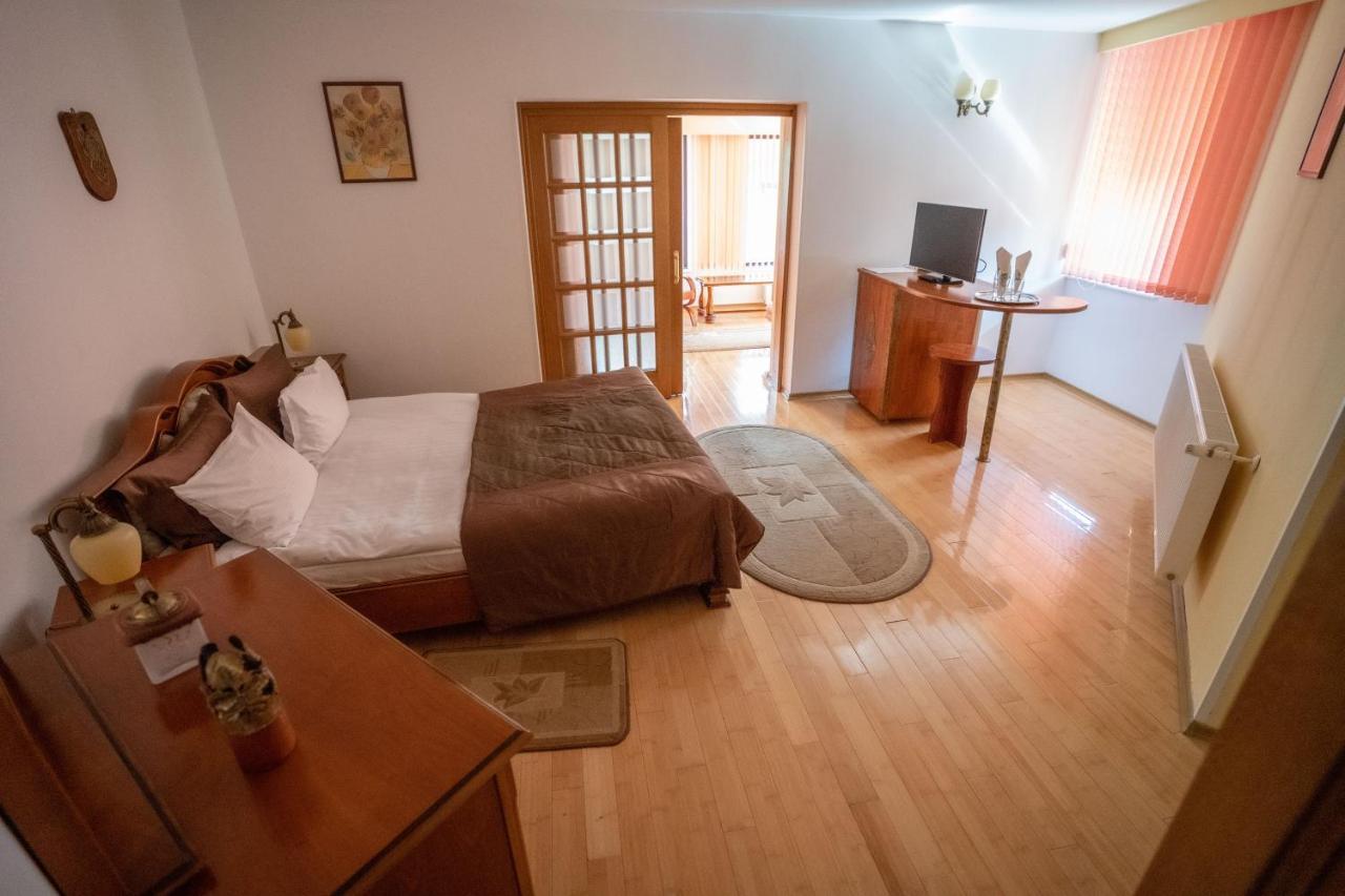 Pensiunea Sura Dacilor - Alex Poiana Brašov Exteriér fotografie